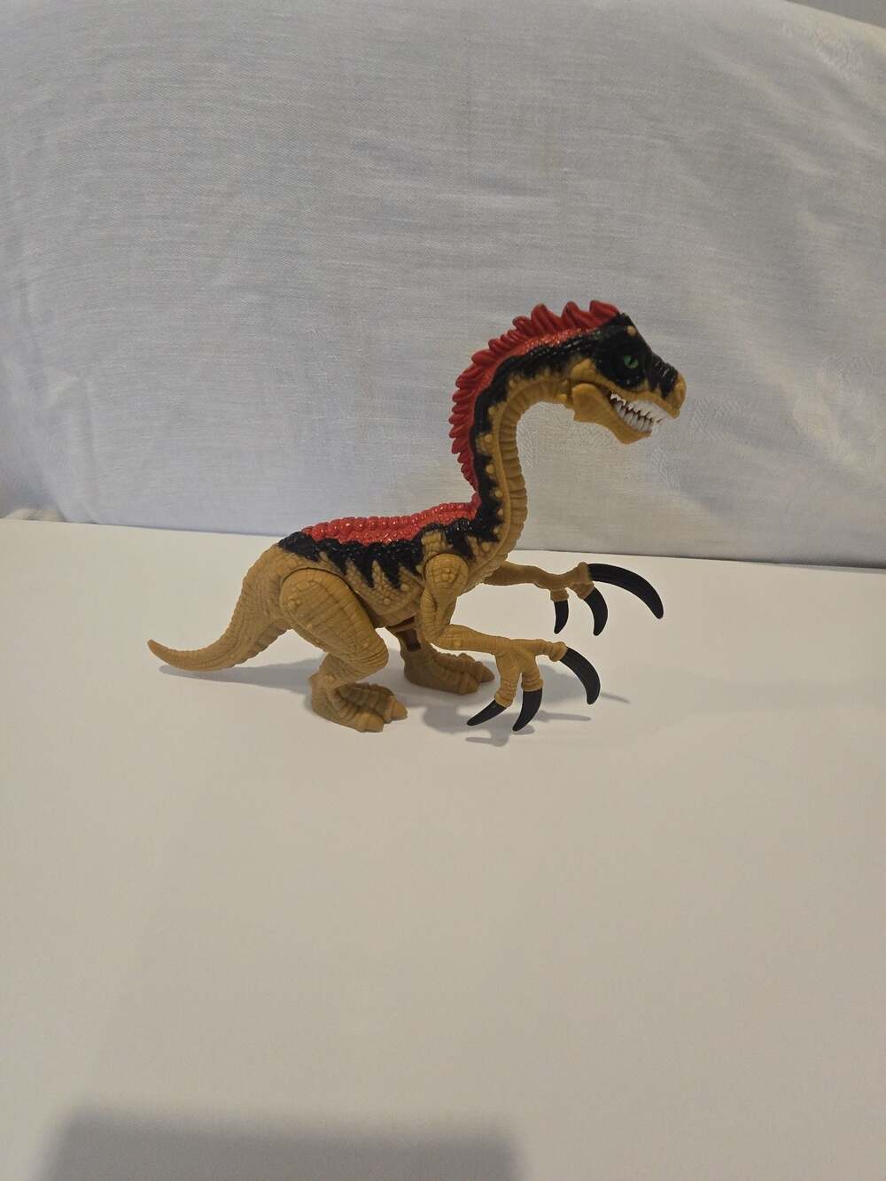 Jurassic World Therizinosaurus Action Figure